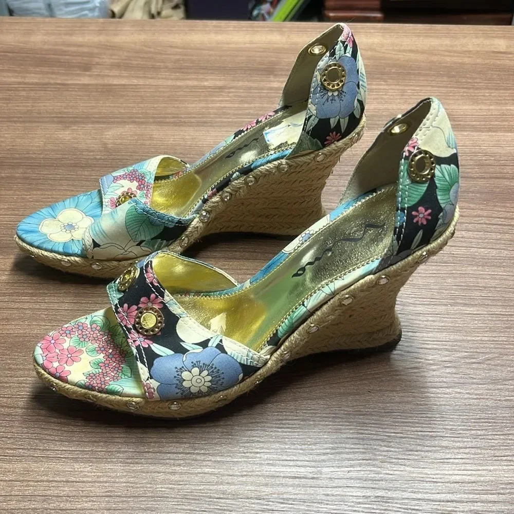 Nina floral wedges
